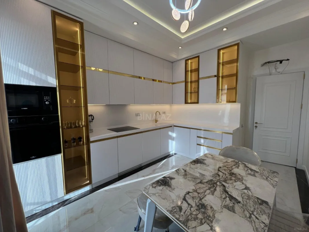 Kirayə verilir 2 otaqlı mənzil 82 m²