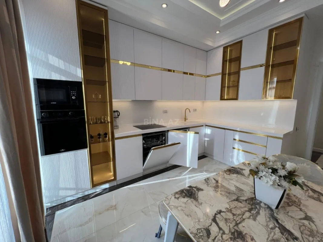 Kirayə verilir 2 otaqlı mənzil 82 m²