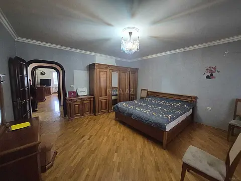 Satılır 2 otaqlı mənzil 67 m²