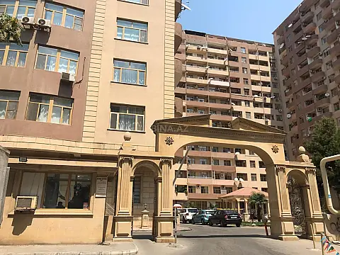 Satılır 4 otaqlı mənzil 155 m² — Bakı, Xətai m/s yanı 4 otaq 155.00 m²