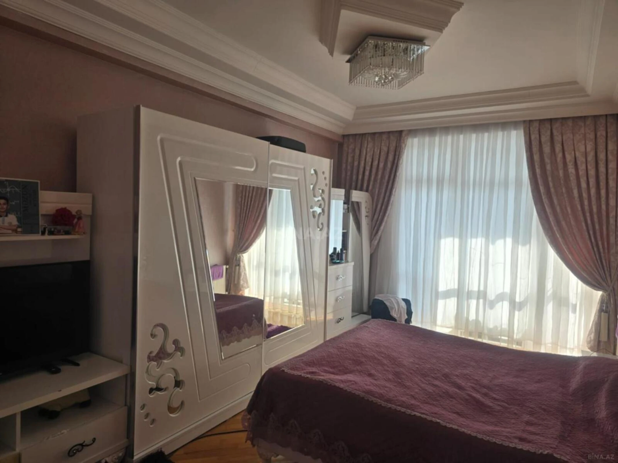 Satılır 3 otaqlı mənzil 130 m²