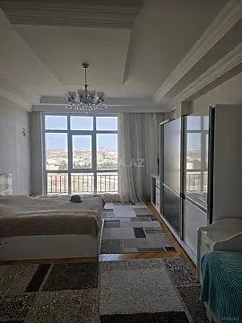 Satılır 3 otaqlı mənzil 130 m²