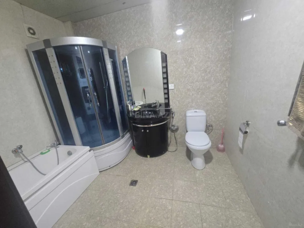 Satılır 3 otaqlı mənzil 130 m²