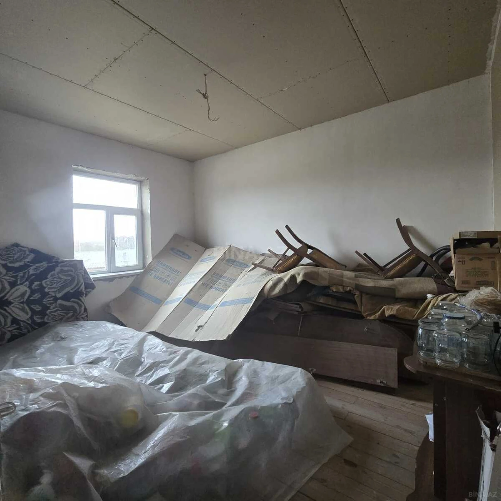 Satılır 5 otaqlı həyət evi 180 m²