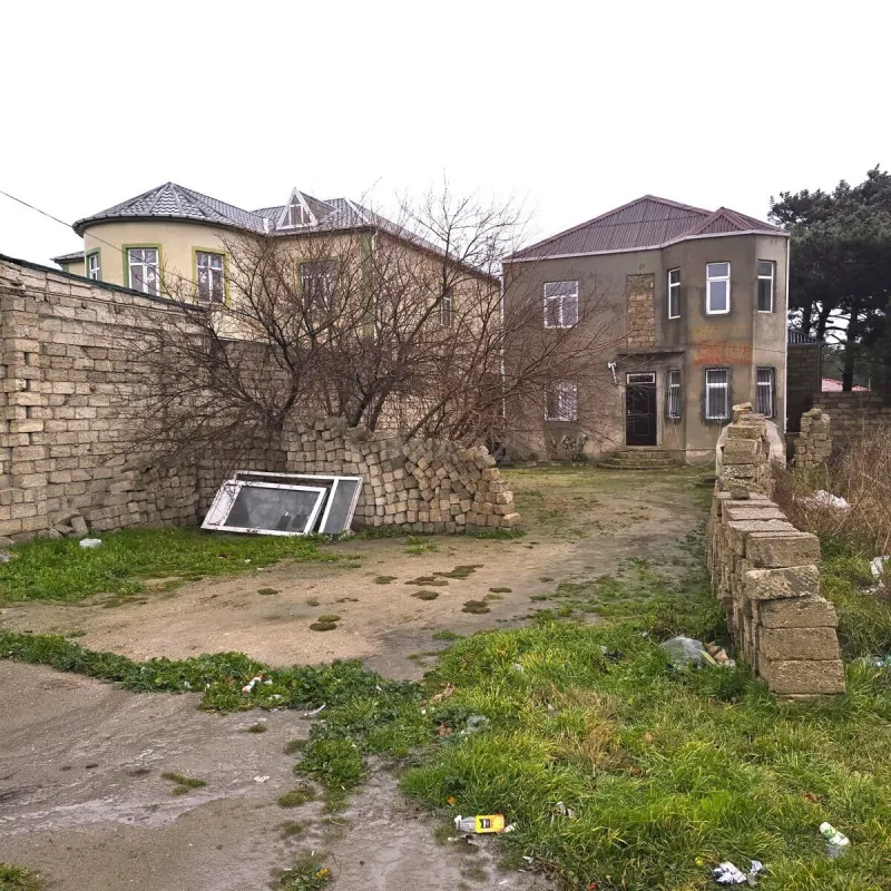 Satılır 5 otaqlı həyət evi 180 m²