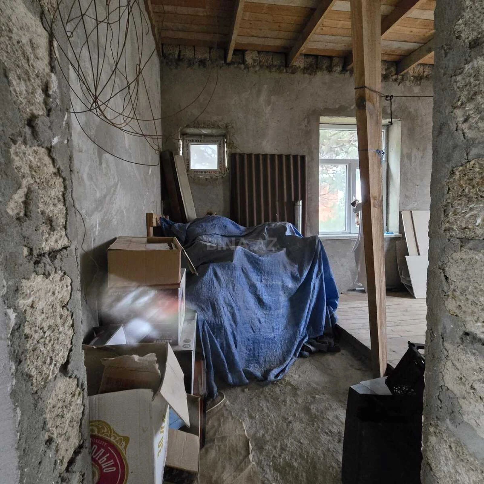 Satılır 5 otaqlı həyət evi 180 m²