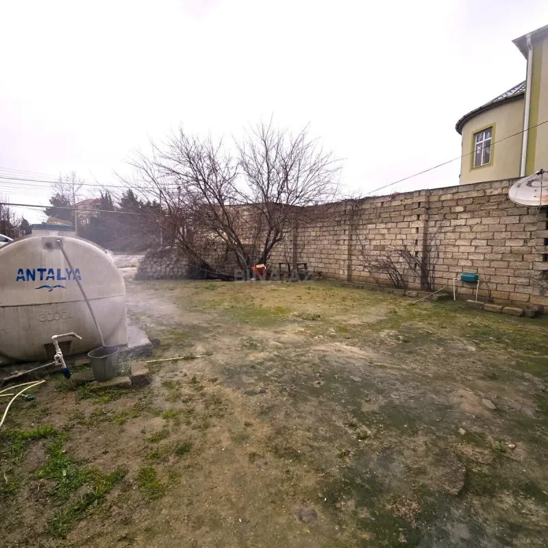 Satılır 5 otaqlı həyət evi 180 m²