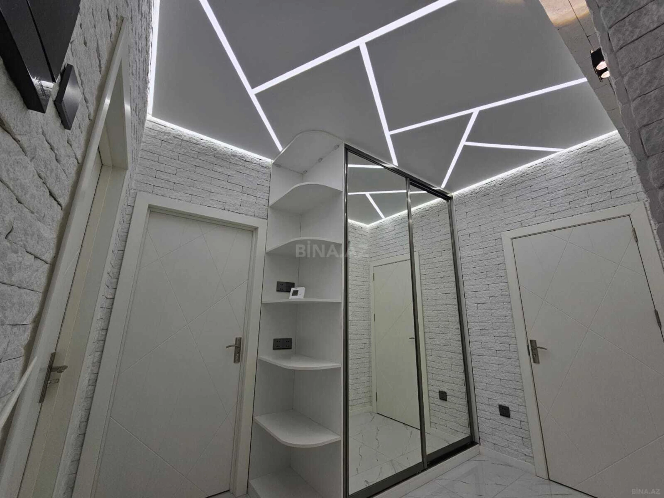 Kirayə verilir 2 otaqlı mənzil 70 m²