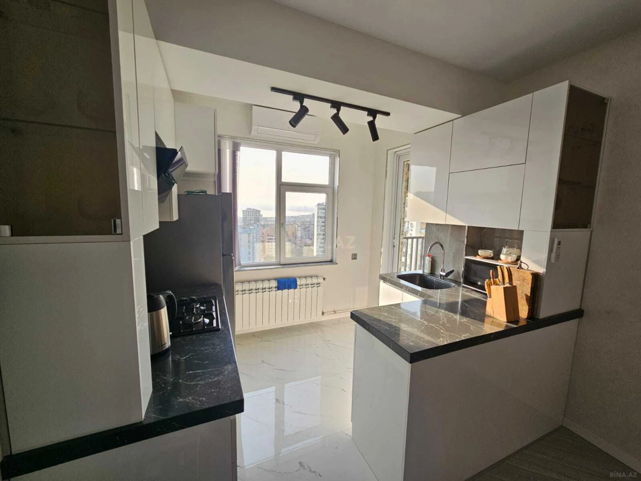 Kirayə verilir 2 otaqlı mənzil 70 m²