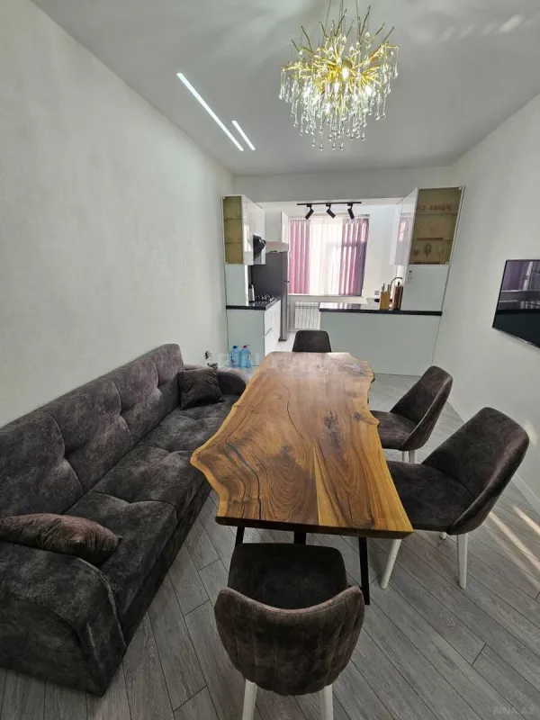 Kirayə verilir 2 otaqlı mənzil 70 m²