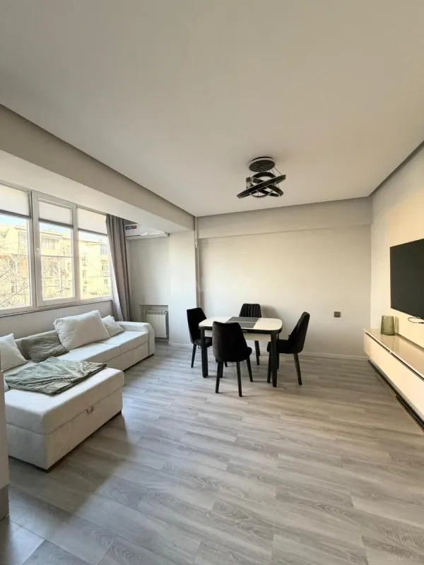 Kirayə verilir 2 otaqlı mənzil 50 m²
