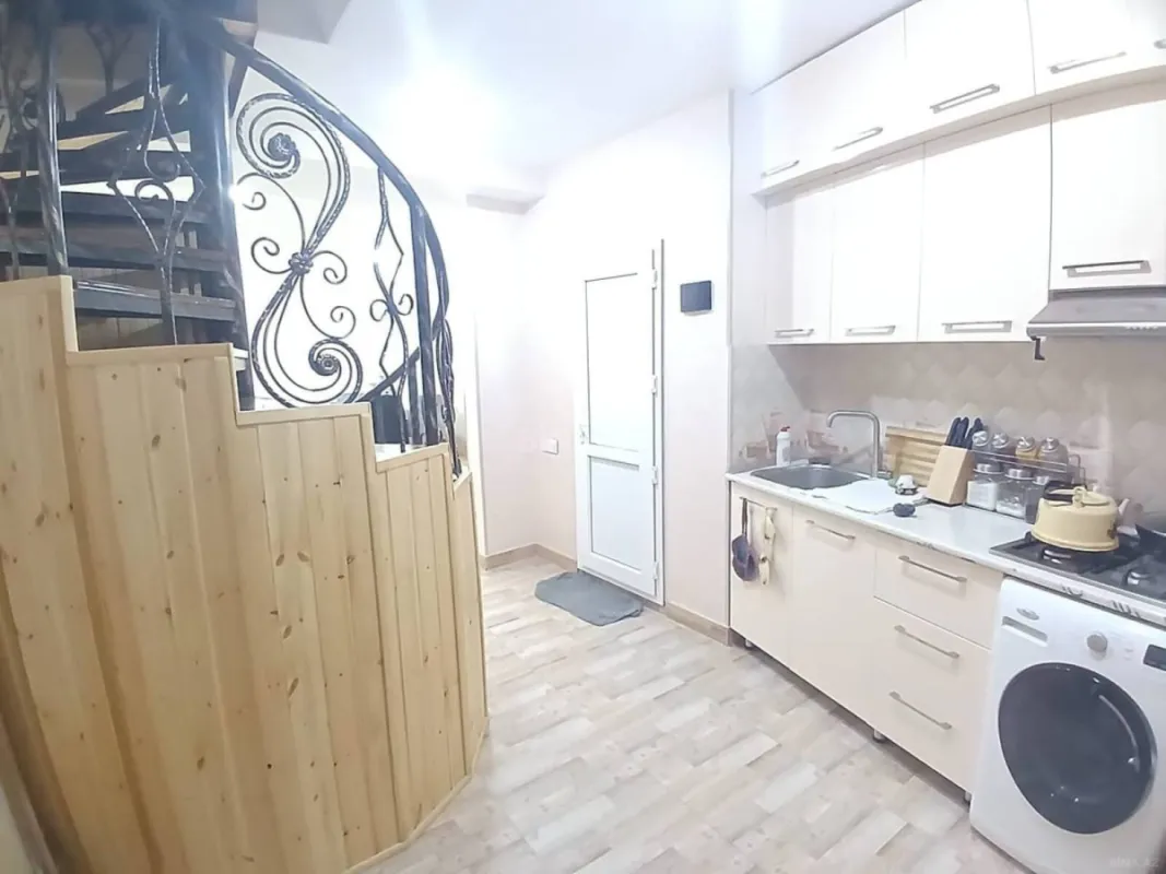 Kirayə verilir 2 otaqlı mənzil 65 m²