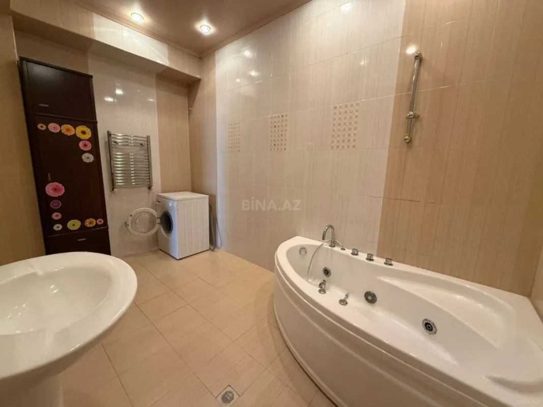 Kirayə verilir 2 otaqlı mənzil 105 m²