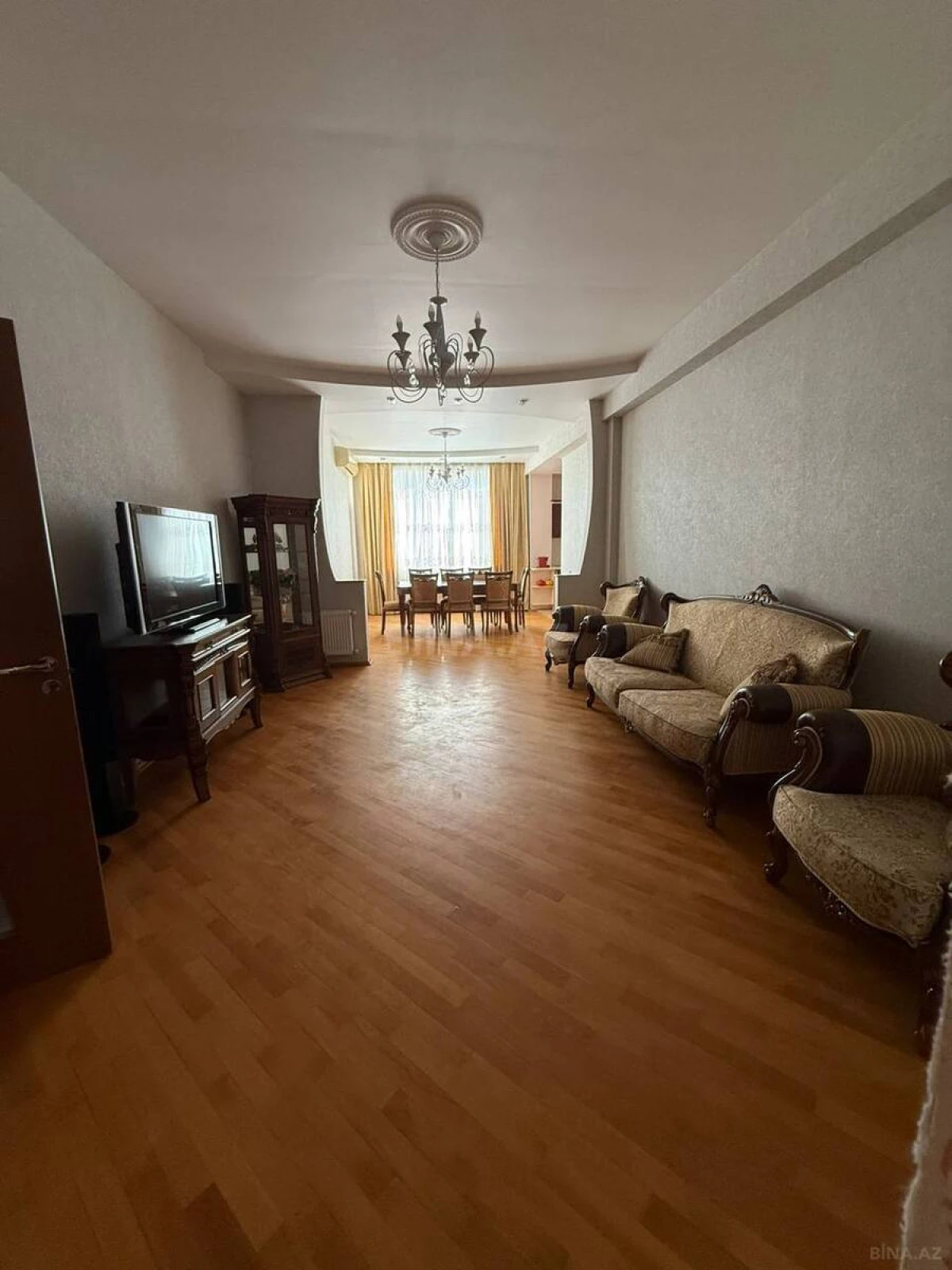 Kirayə verilir 2 otaqlı mənzil 105 m²