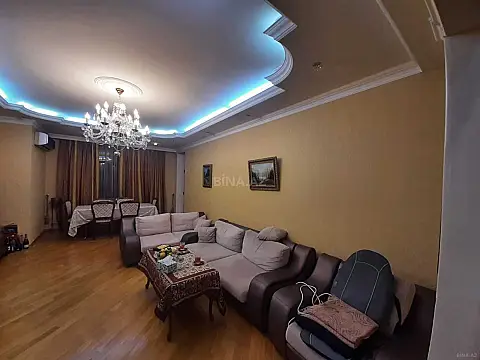 Satılır 3 otaqlı mənzil 152 m²