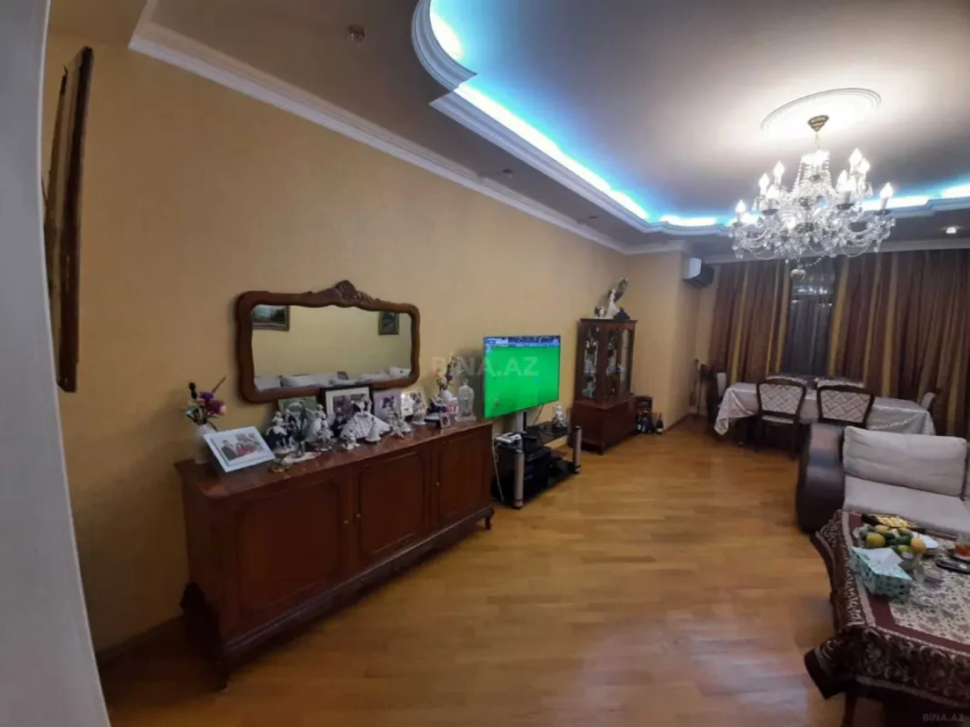 Satılır 3 otaqlı mənzil 152 m²