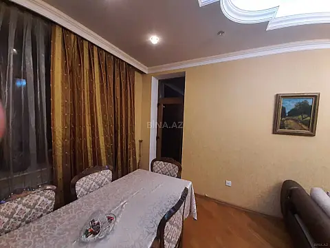 Satılır 3 otaqlı mənzil 152 m²