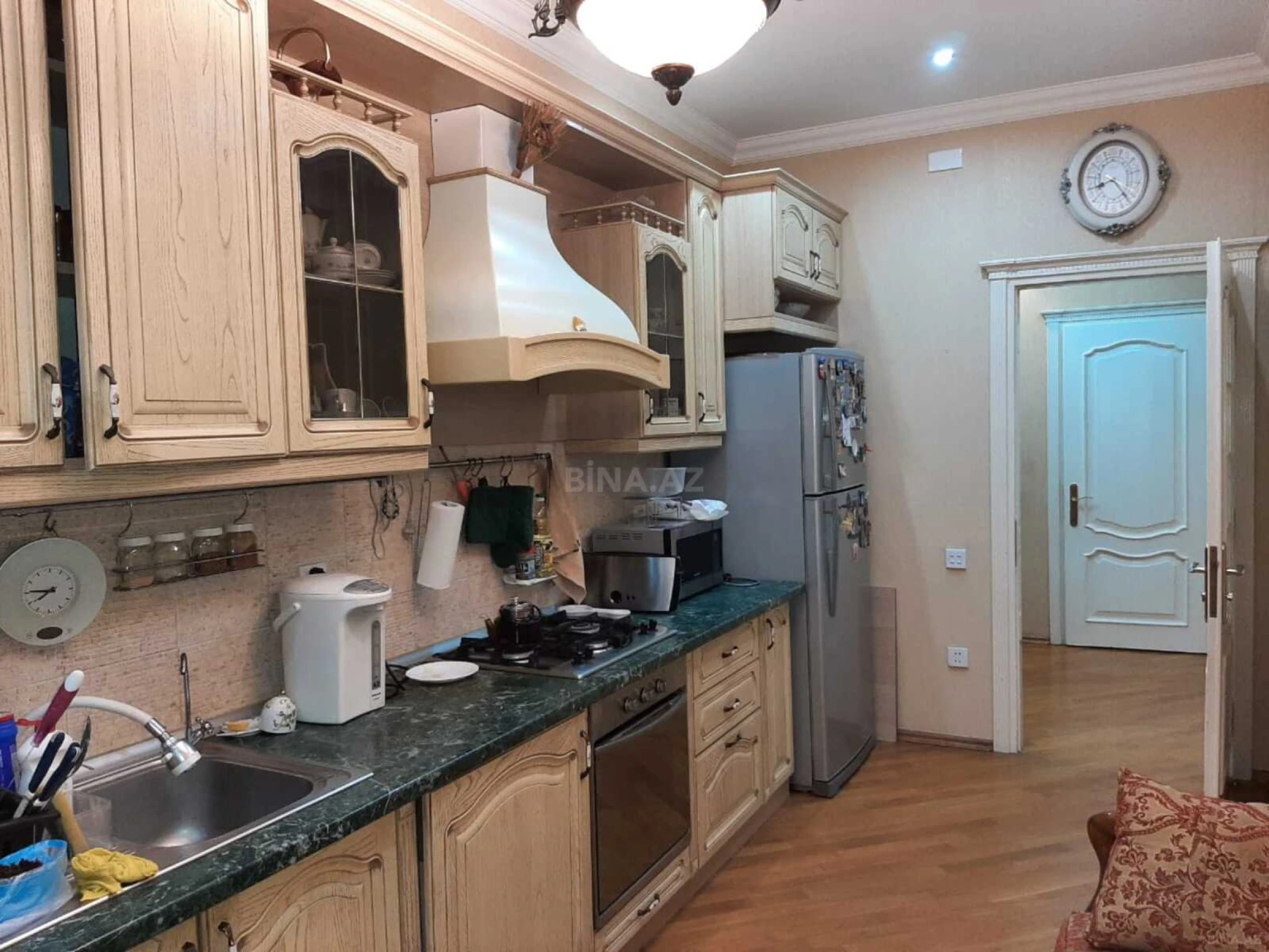 Satılır 3 otaqlı mənzil 152 m²