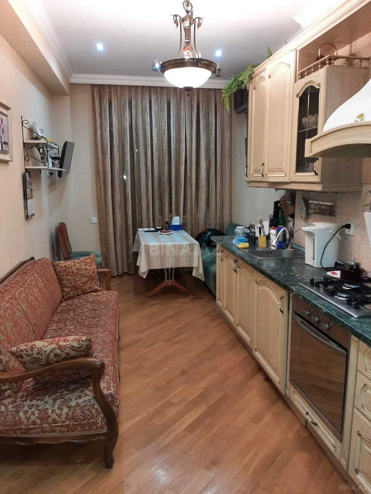 Satılır 3 otaqlı mənzil 152 m²