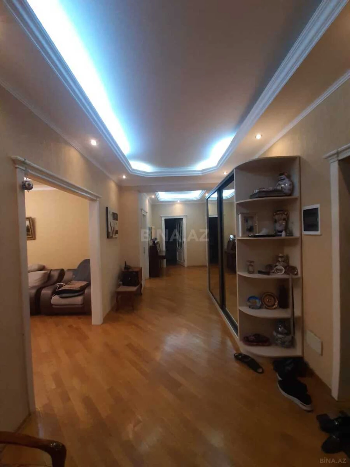 Satılır 3 otaqlı mənzil 152 m²