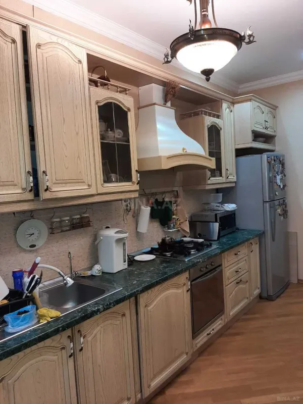 Satılır 3 otaqlı mənzil 152 m²