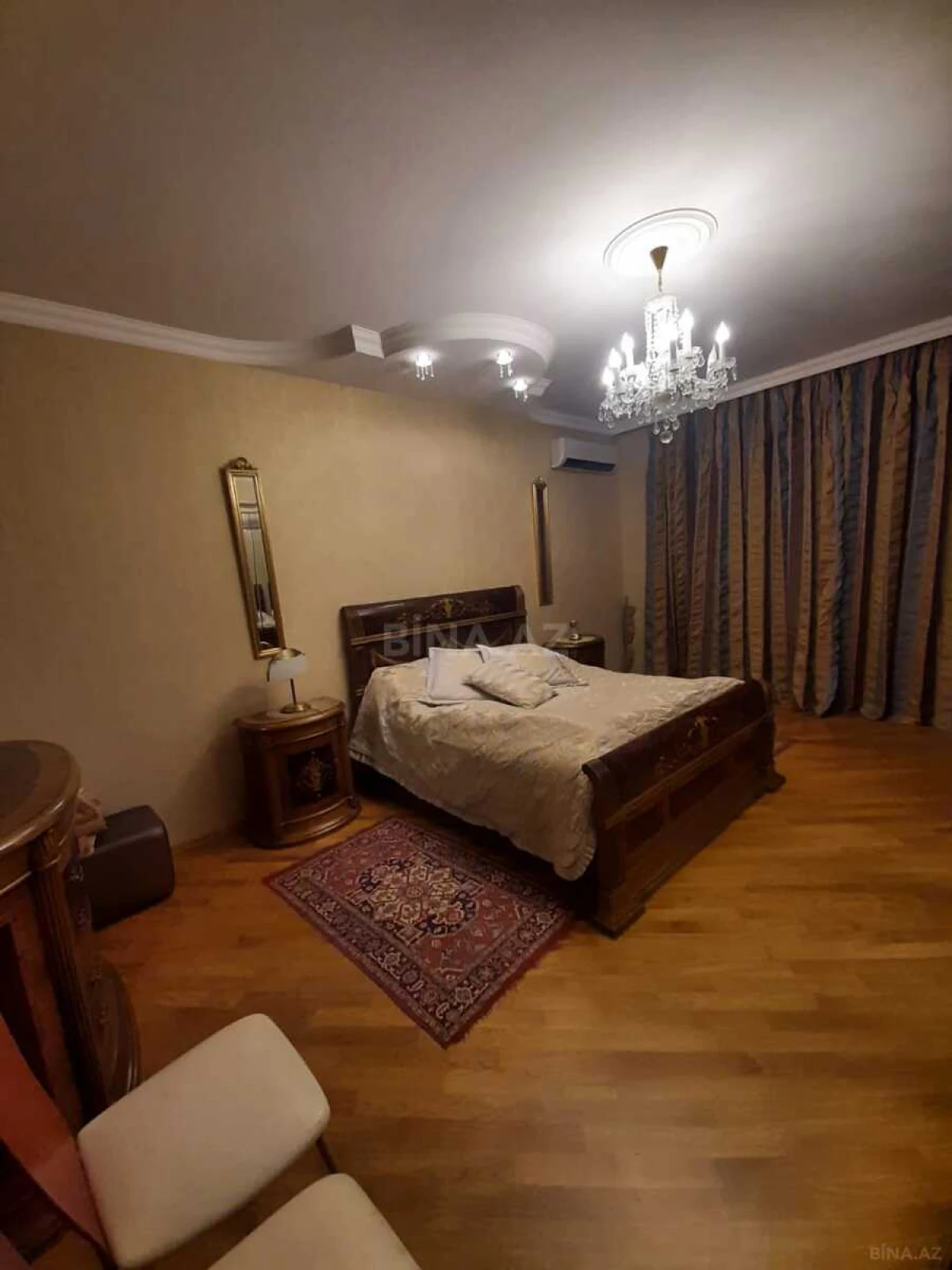 Satılır 3 otaqlı mənzil 152 m²