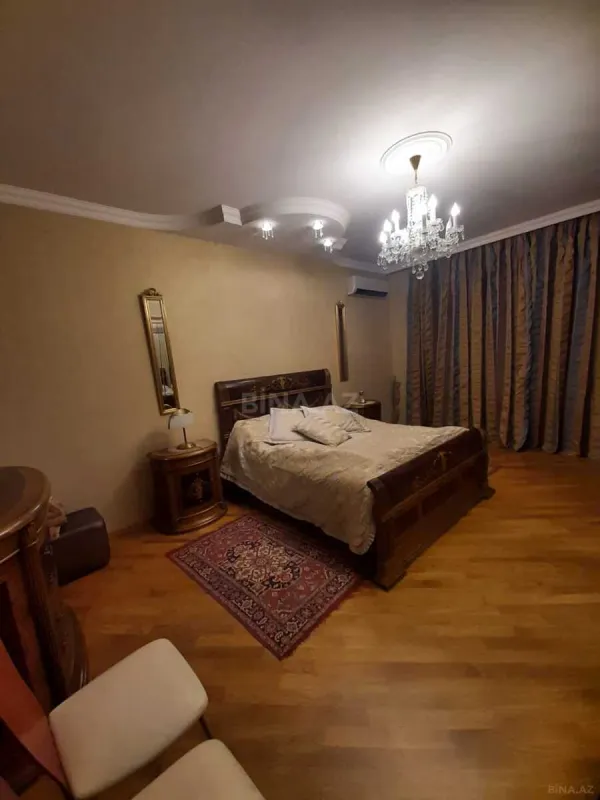 Satılır 3 otaqlı mənzil 152 m²