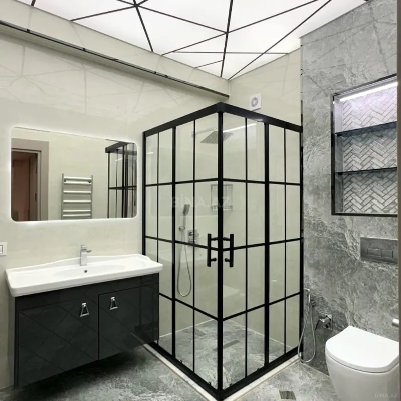 Satılır 5 otaqlı mənzil 220 m²