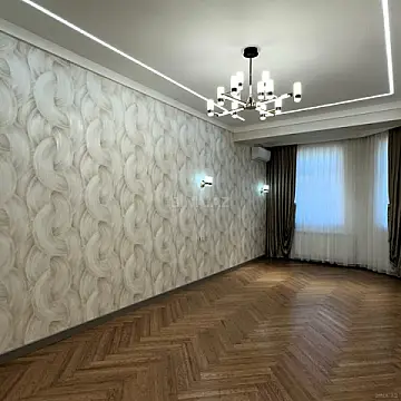 Satılır 5 otaqlı mənzil 220 m²
