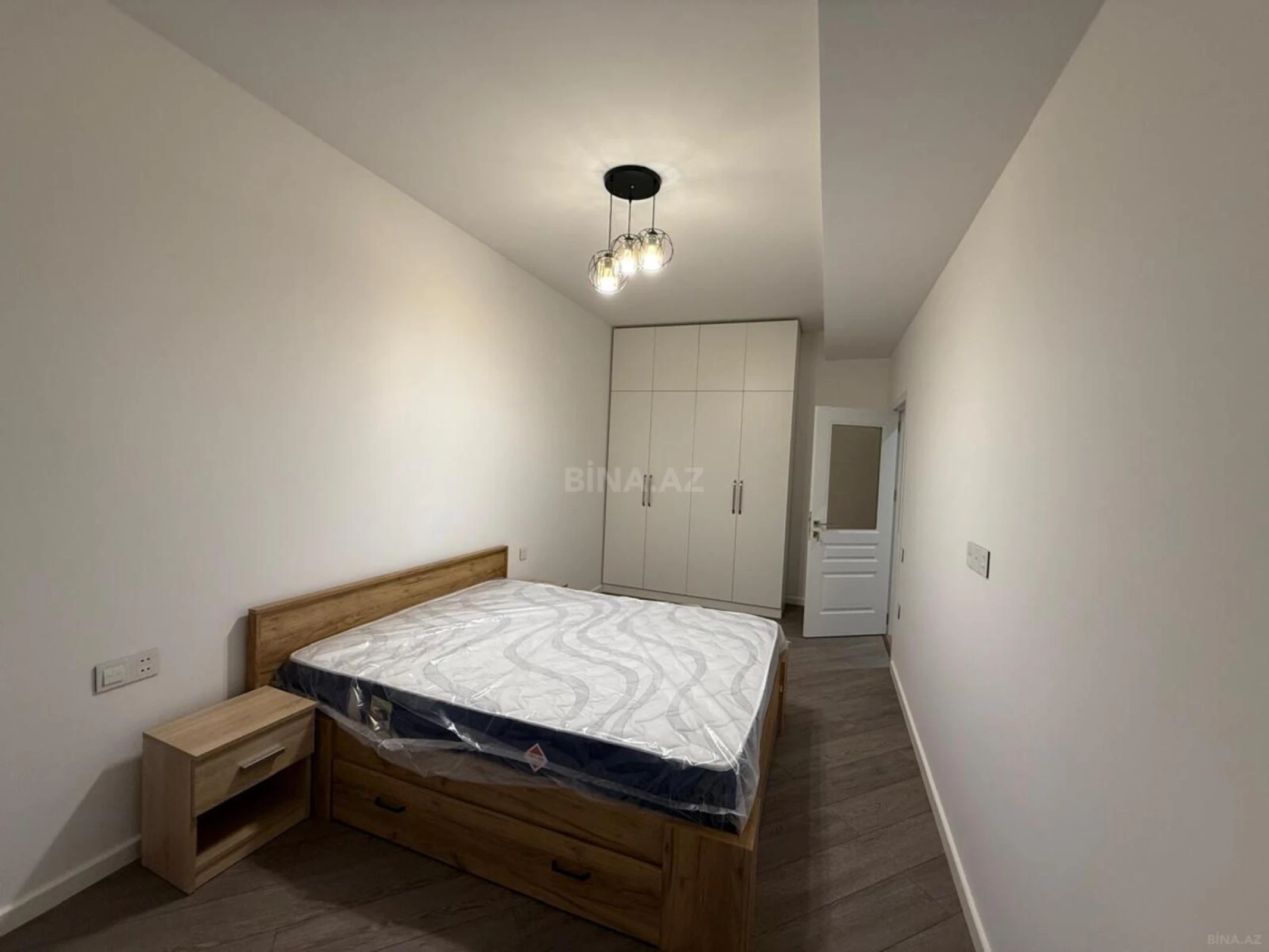 Satılır 3 otaqlı mənzil 105 m²
