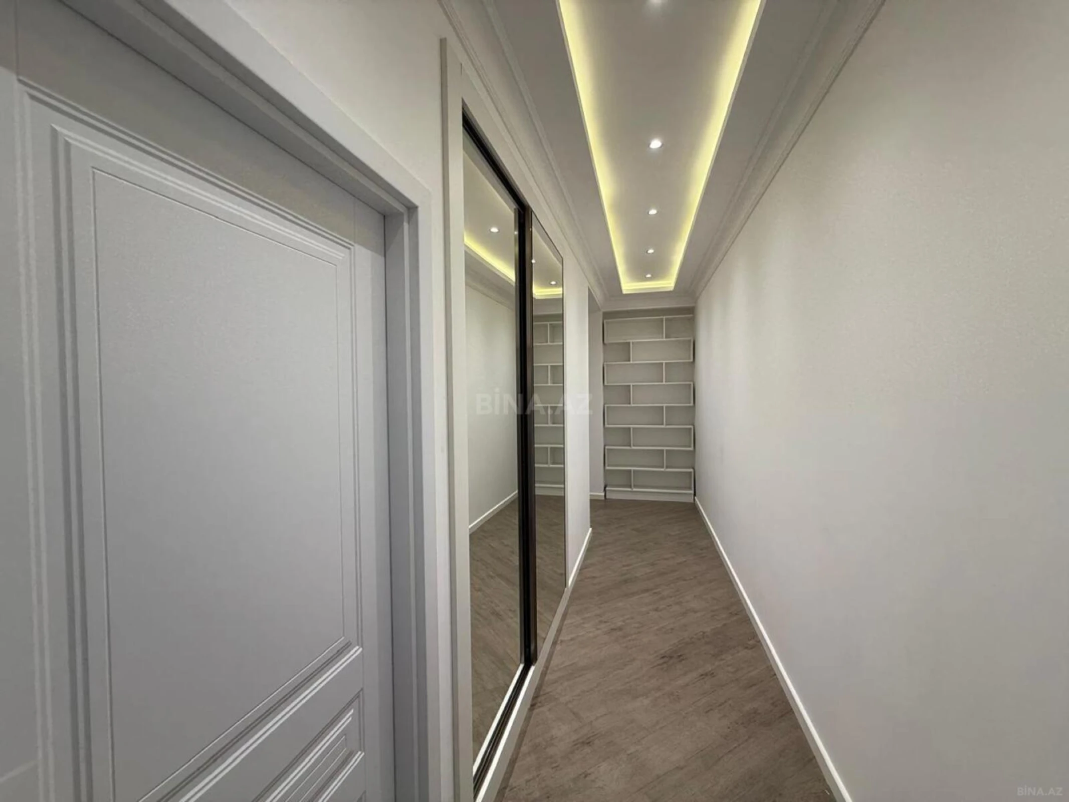 Satılır 3 otaqlı mənzil 105 m²
