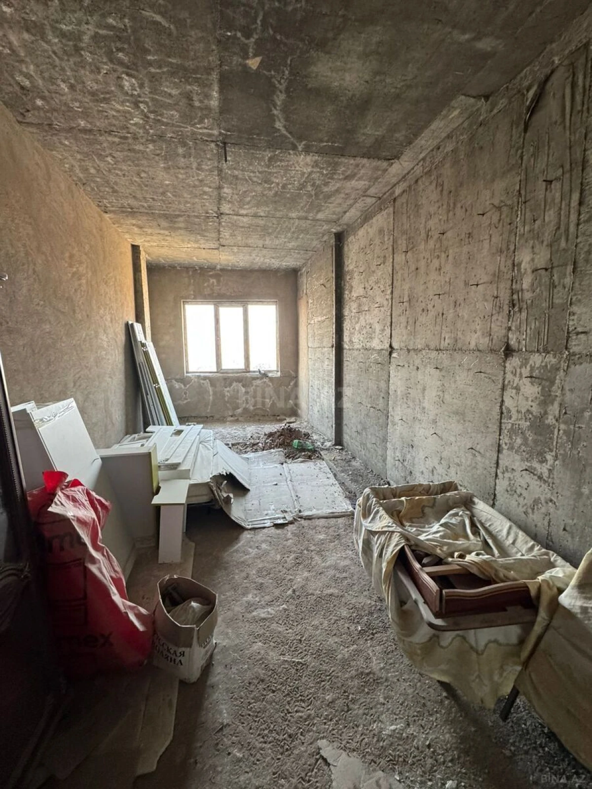 Satılır 3 otaqlı mənzil 155 m²