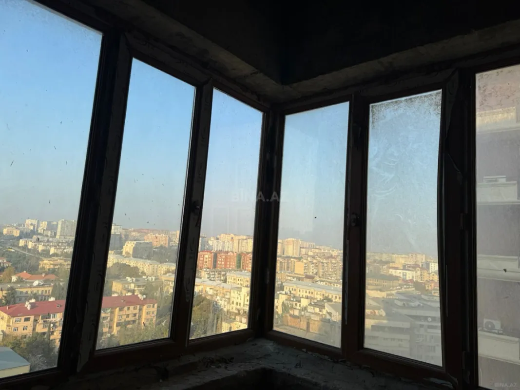 Satılır 3 otaqlı mənzil 155 m²