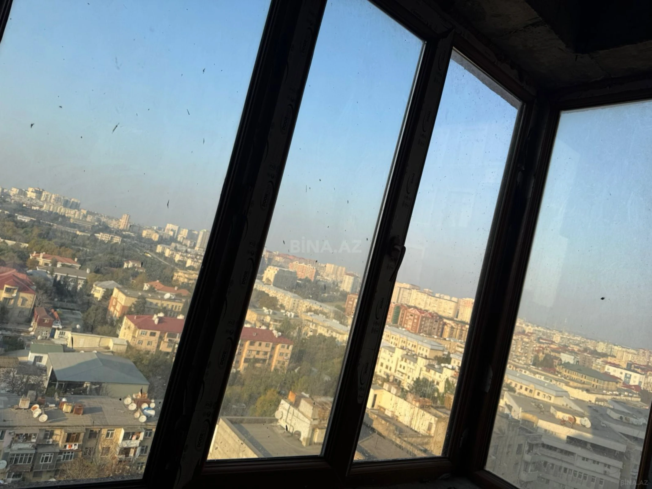 Satılır 3 otaqlı mənzil 155 m²