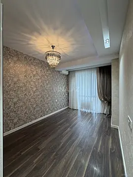 Satılır 4 otaqlı mənzil 146 m²