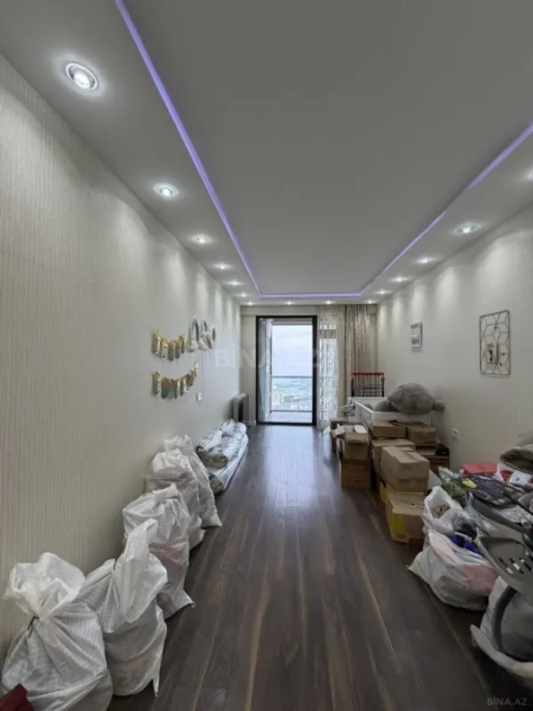 Satılır 4 otaqlı mənzil 146 m²