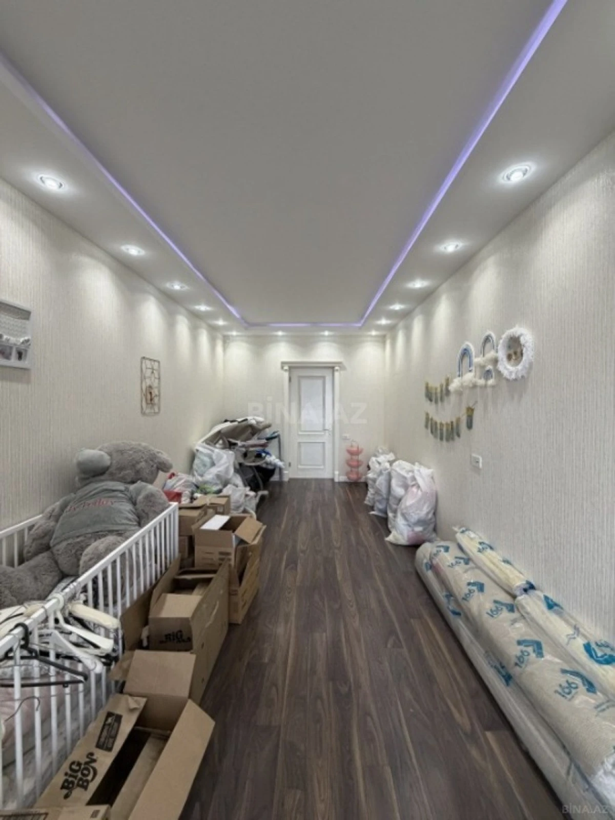 Satılır 4 otaqlı mənzil 146 m²