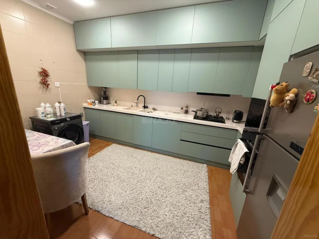 Satılır 6 otaqlı həyət evi 341 m²