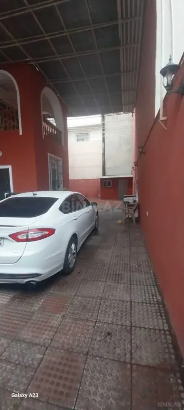 Satılır 5 otaqlı həyət evi 200 m²