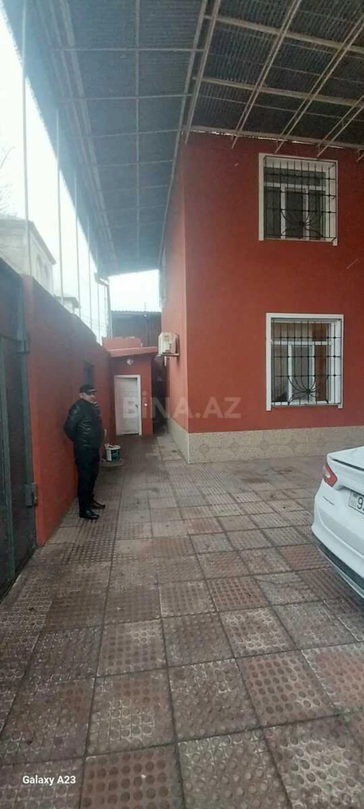 Satılır 5 otaqlı həyət evi 200 m²