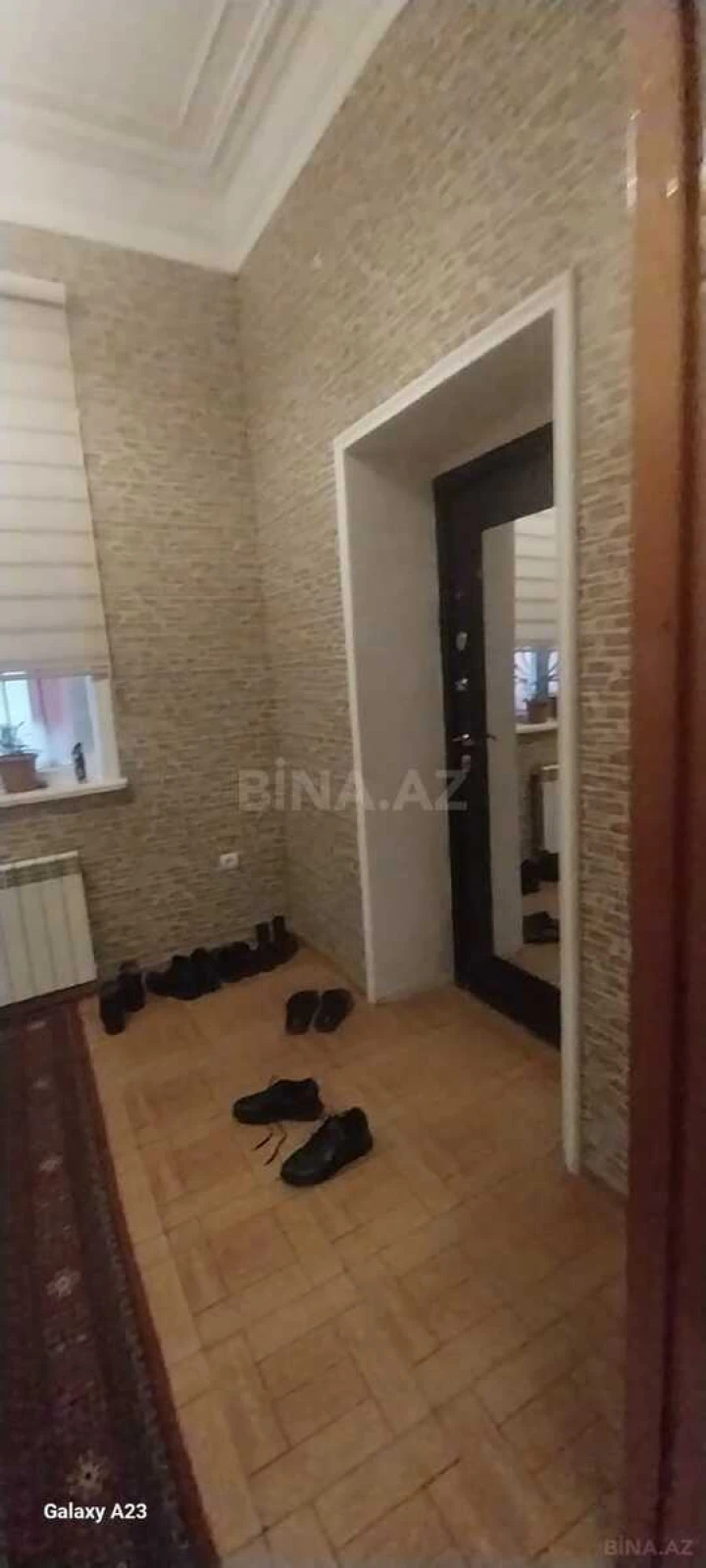 Satılır 5 otaqlı həyət evi 200 m²