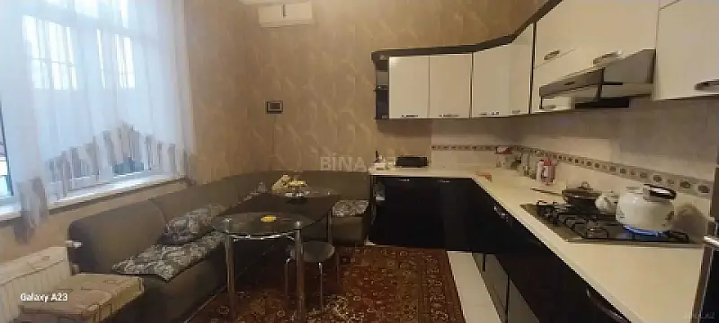 Satılır 5 otaqlı həyət evi 200 m²