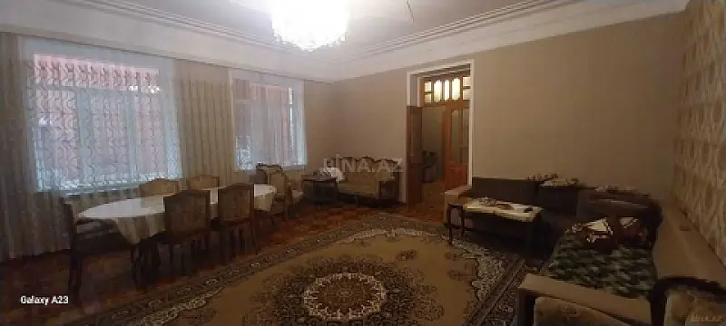 Satılır 5 otaqlı həyət evi 200 m²