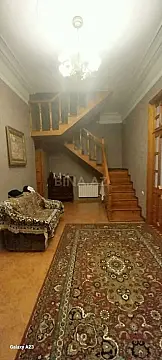 Satılır 5 otaqlı həyət evi 200 m²