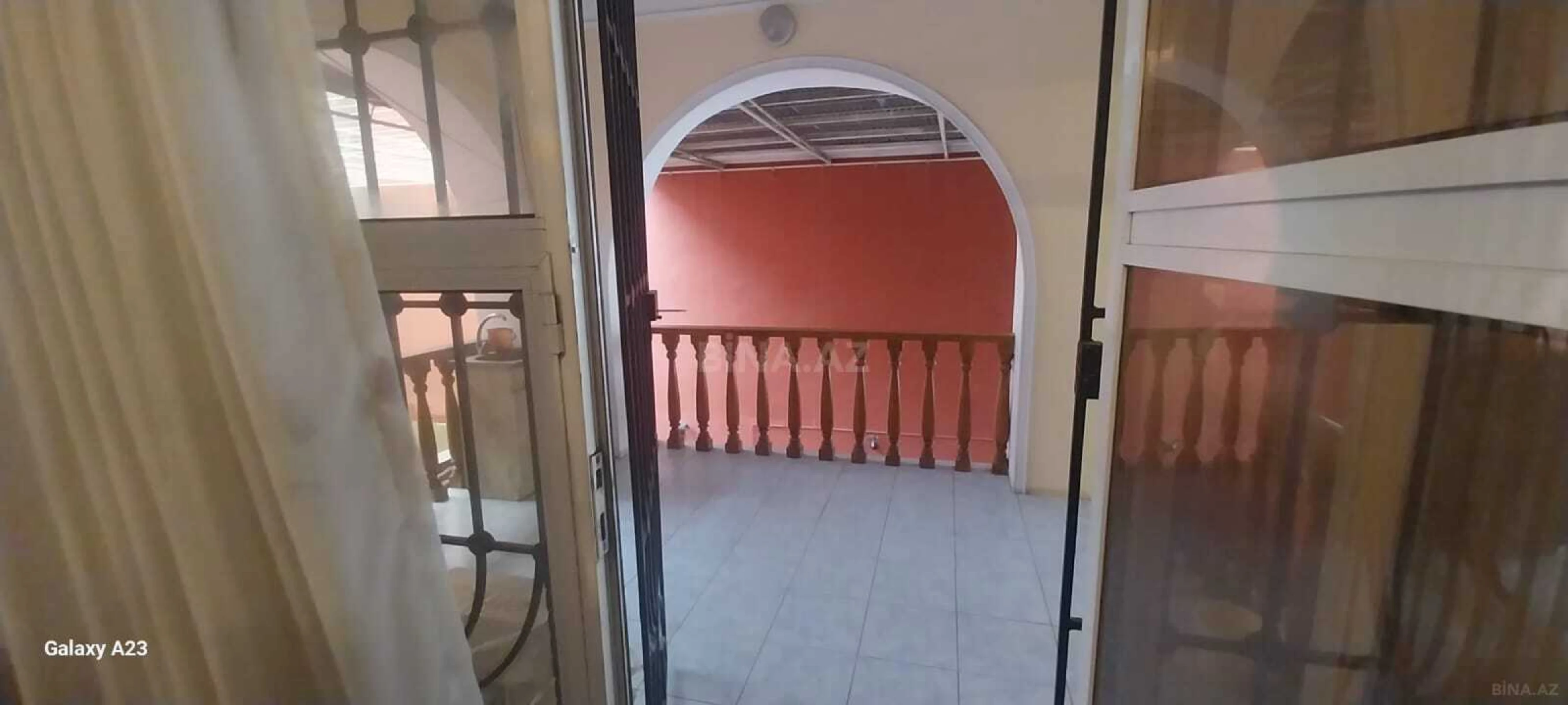 Satılır 5 otaqlı həyət evi 200 m²