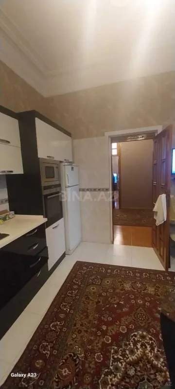 Satılır 5 otaqlı həyət evi 200 m²