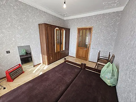 Satılır 2 otaqlı mənzil 75 m²