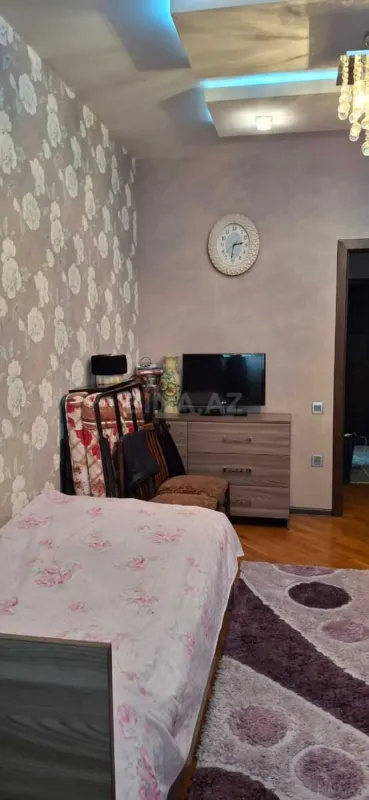 Satılır 2 otaqlı mənzil 105 m²