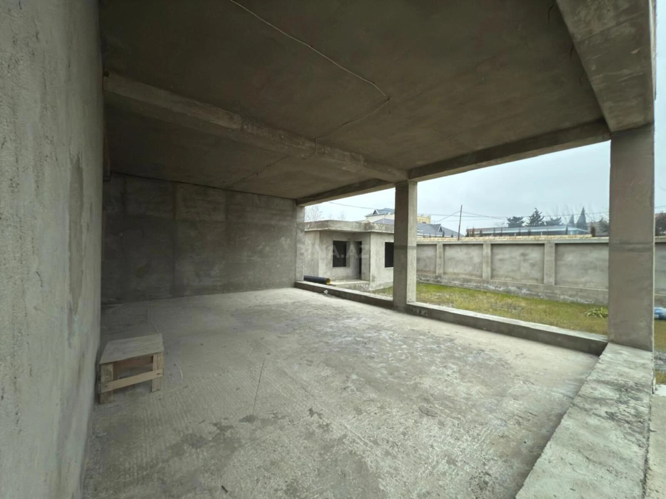 Satılır 5 otaqlı həyət evi 500 m²