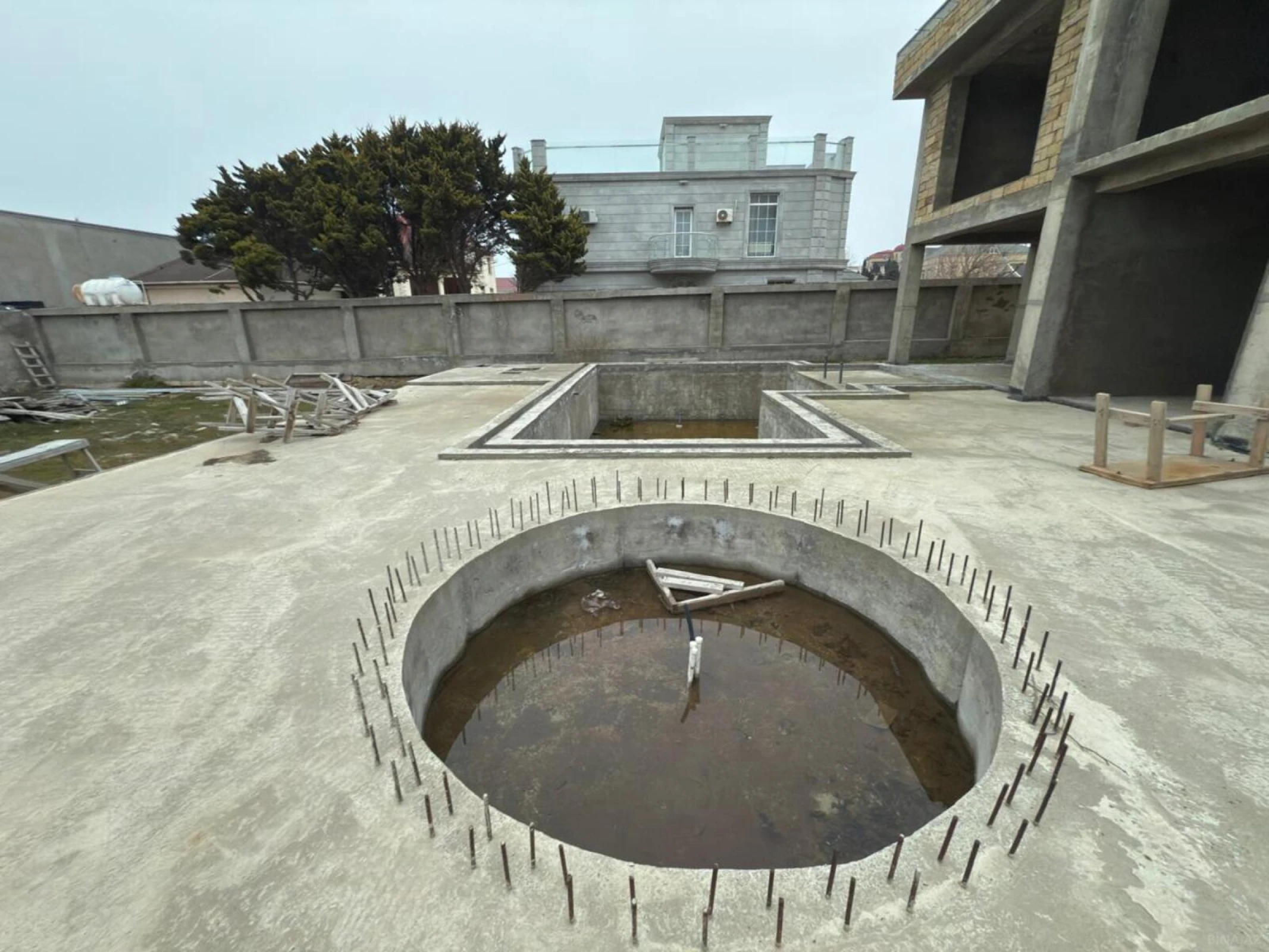 Satılır 5 otaqlı həyət evi 500 m²